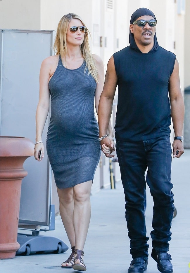 A picture of Eddie Murphy with his pregnant partner Paige Butcher.